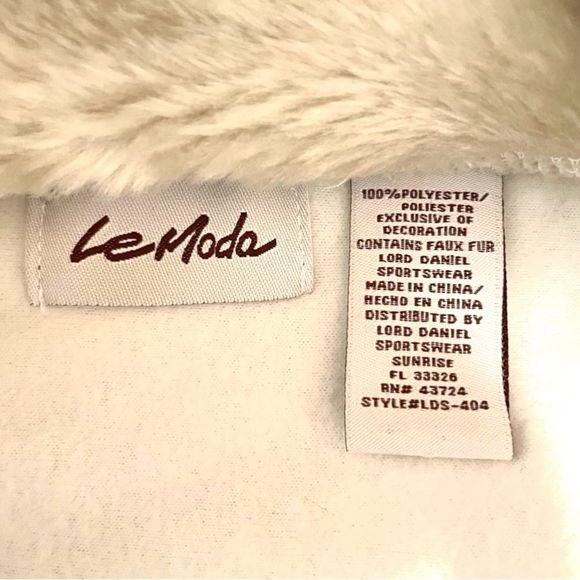 LeModa Zip Front Faux Fur Fleece Cape Cream Colored. One Size Fits Most - Picture 5 of 5